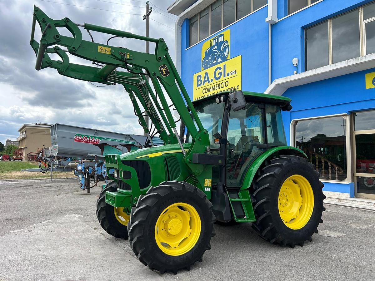 Usato John Deere 5620 con caricatore e forche