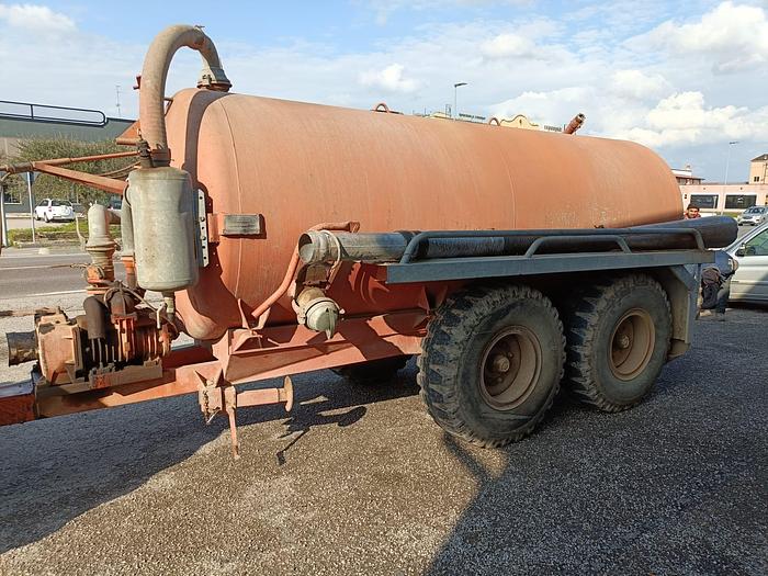 Usato Botte da liquame Bossini due assi- 80 quintali