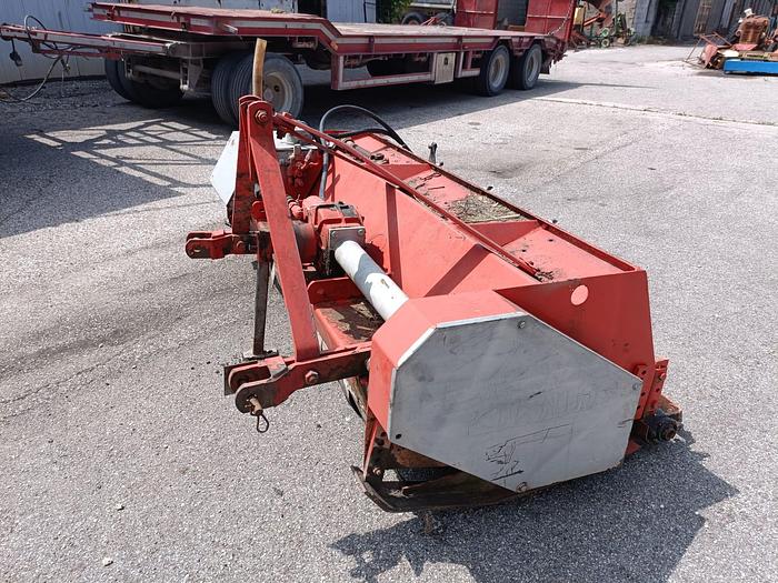 Usato Trincia con ruota interfilare da 2,20 m