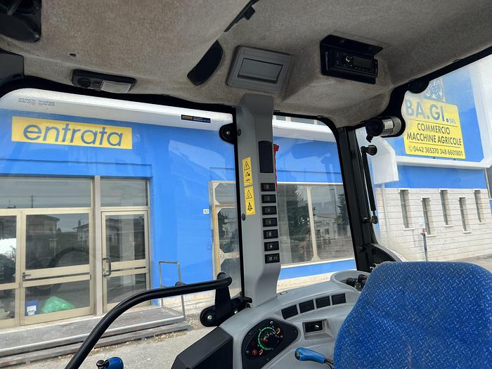 Usato New Holland T 4030 V- CV 80- cilindri 4- anno 2014
