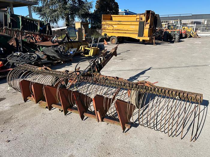 Usato Rastrella idraulica da 4 metri