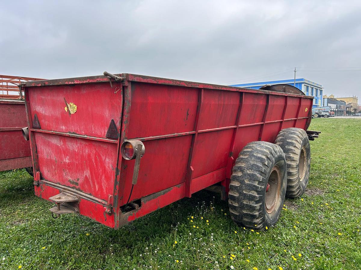 Usato Spandiletame Vaschieri mod. 100- portata 80 q