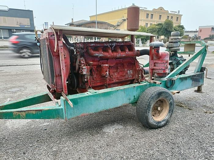Usato Gruppo per irrigazione motore 6 cilindri