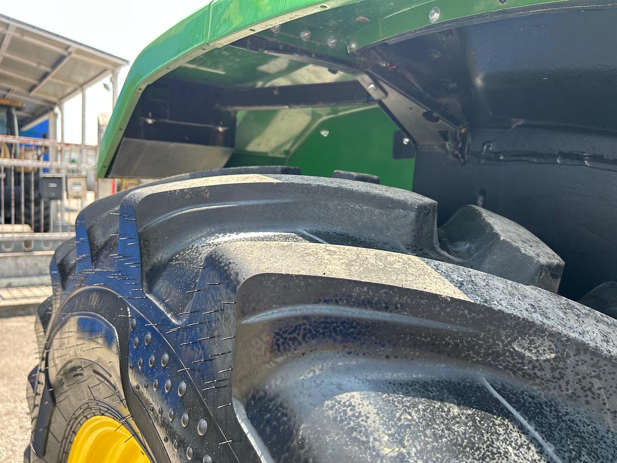 Usato John Deere 6200 AS- caricatore Angeloni con benna