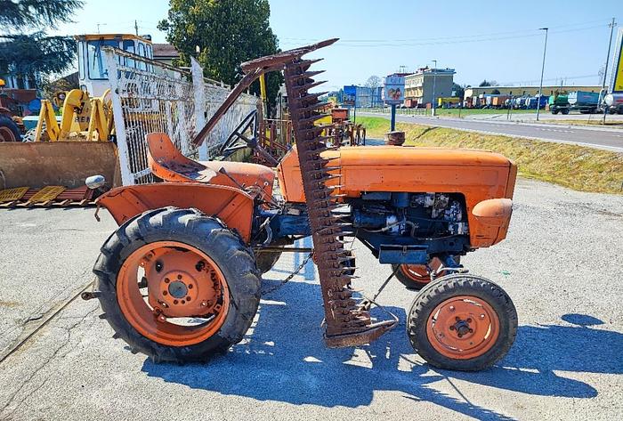 Usato Fiat 215-barra falciante-sollevatore