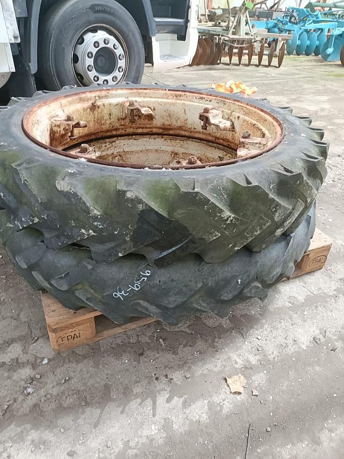 Usato Gomme varie per trattore agricolo o rimorchio (3)