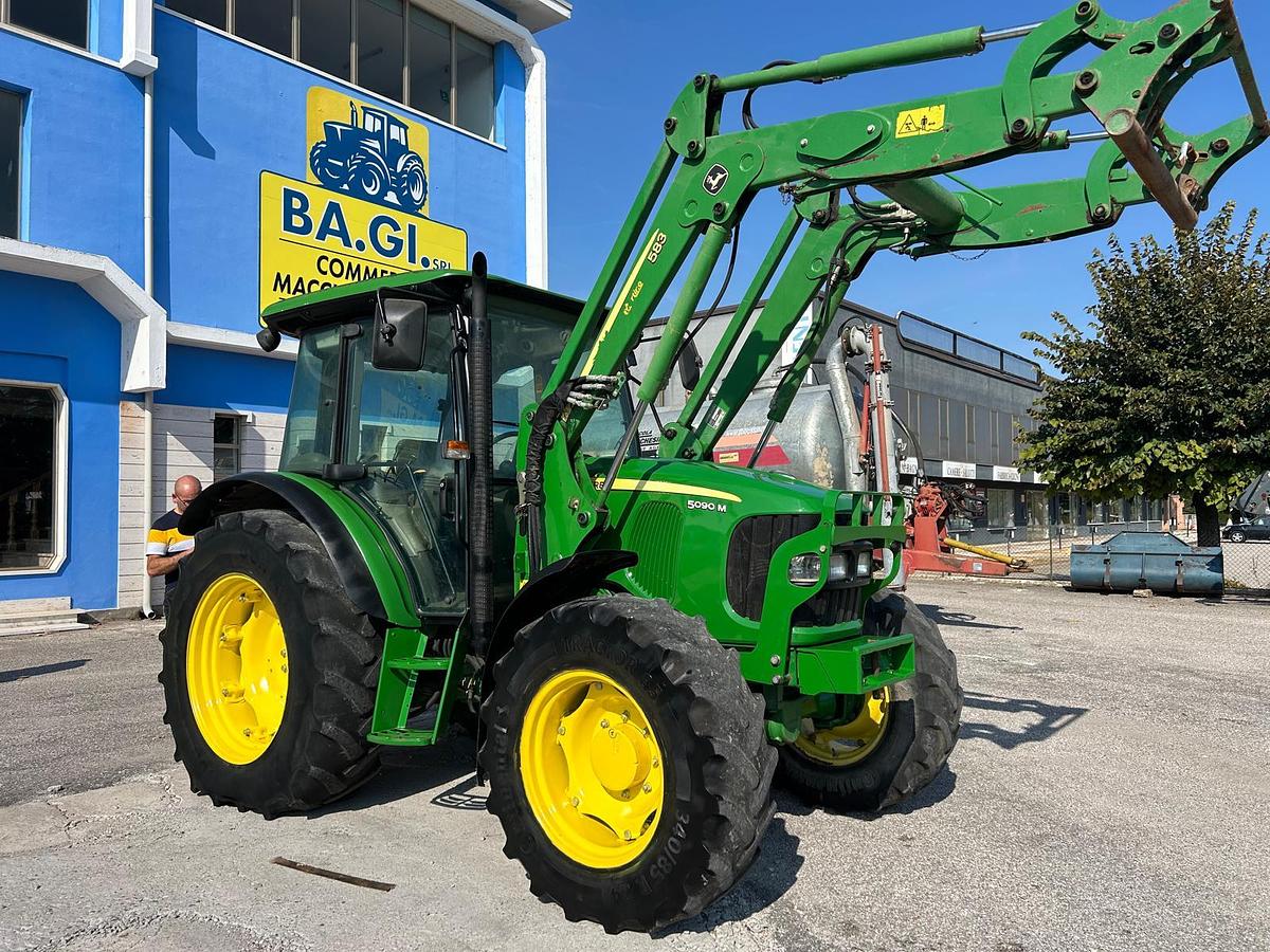 Usato John Deere 5090 M con caricatore JD583