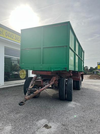 Usato Rimorchio Agricolo 3 assi ribaltabile posteriore