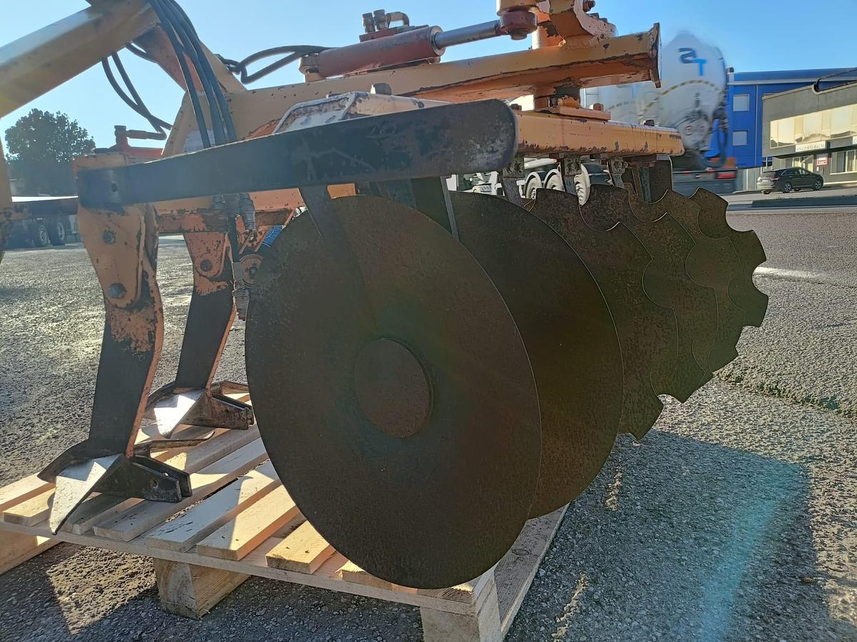 Usato ripper disco Oesse mod 6D idraulico-per vigneto o frutteto