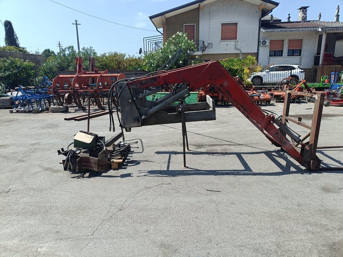 Usato caricatore frontale per massey ferguson 4 cilindri