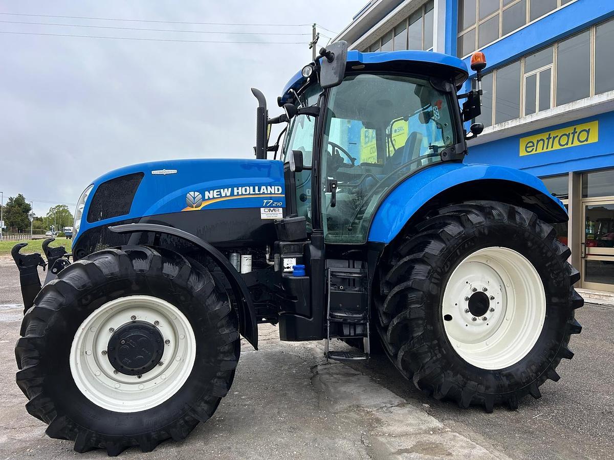 Usato New Holland T 7.210- soll. e PTO anteriori