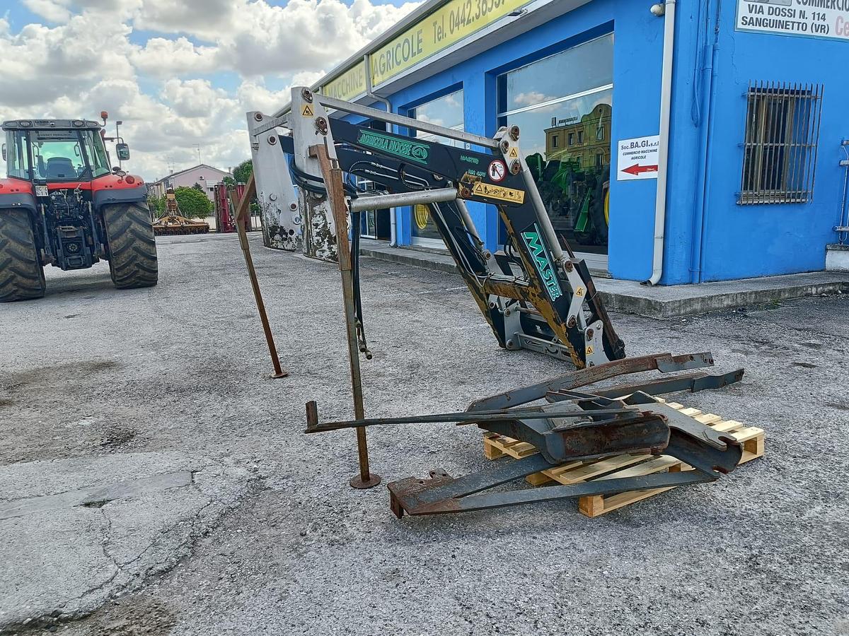 Usato caricatore frontale Nocese AN678 x Fendt