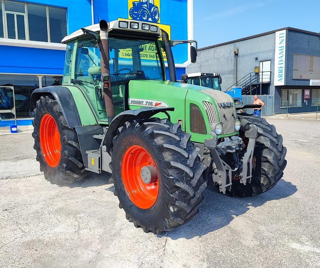 Usato Fendt 716 Vario-motore e cambio rifatti