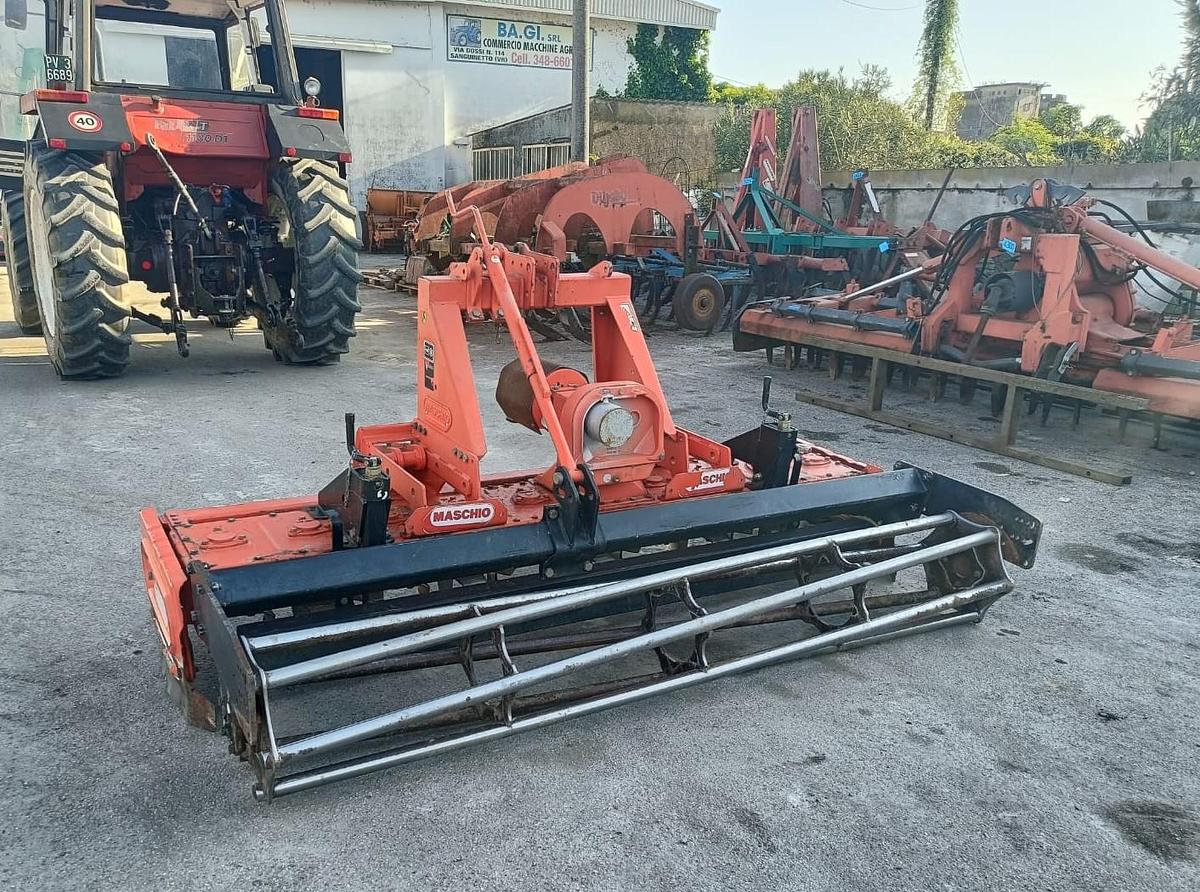Usato erpice rotante Maschio 2,50m-barra livellamento