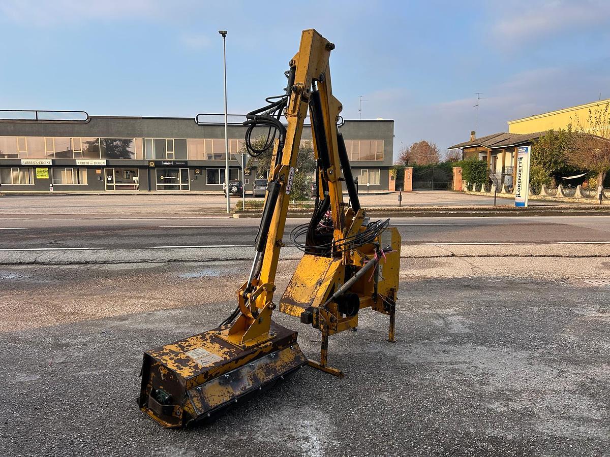 Usato braccio decespugliatore Marolin da 3,60m con raffreddamento dell'olio