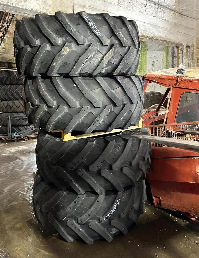Usato Gomme varie con cerchio o senza