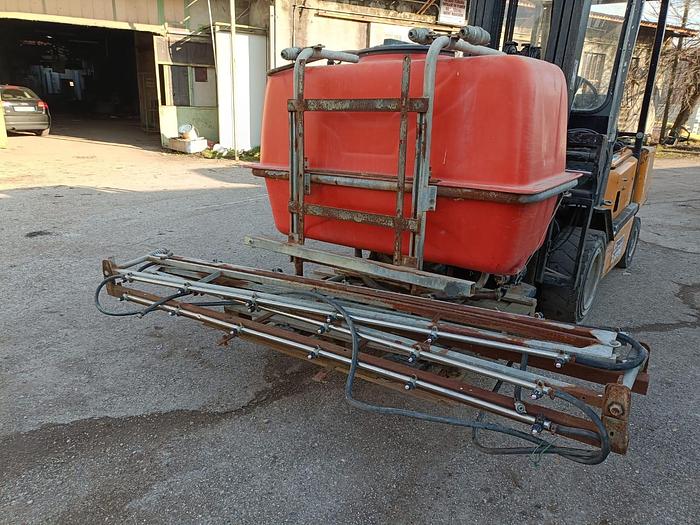 Usato Botte per diserbo da 6q con barra da 6m