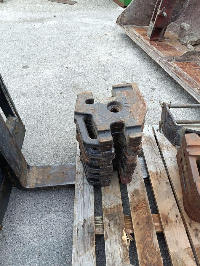 Usato Zavorre e porta zavorre per trattore-diverse marche