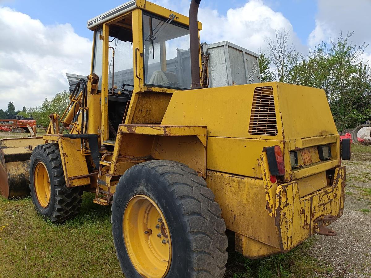 Usato Pala gommata JCB snodata mod. 415 P