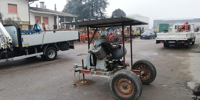 Usato Compressore bicilindrico a cardano
