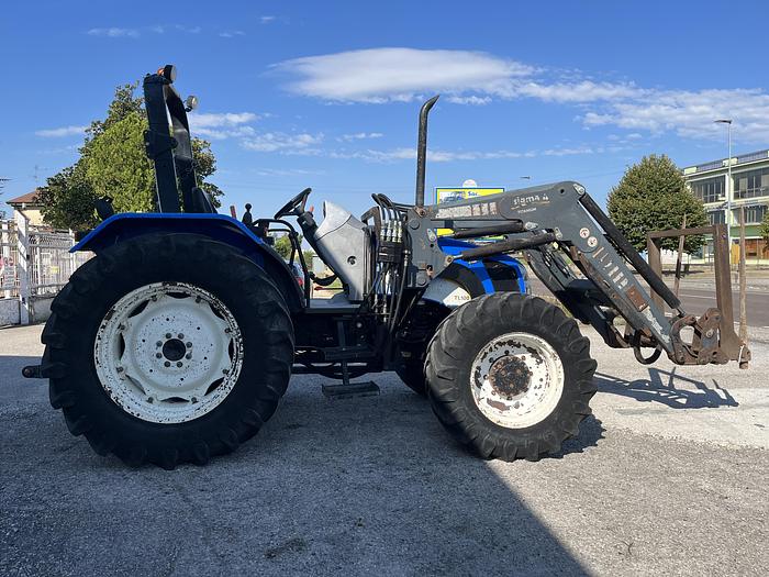 Usato New Holland TL100 A con caricatore SIGMA 4