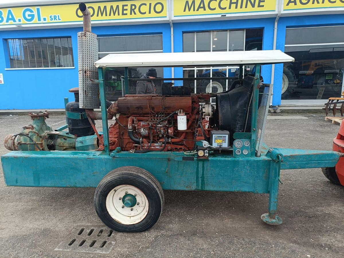Usato gruppo motopompa con motore da camion 6 cilindri