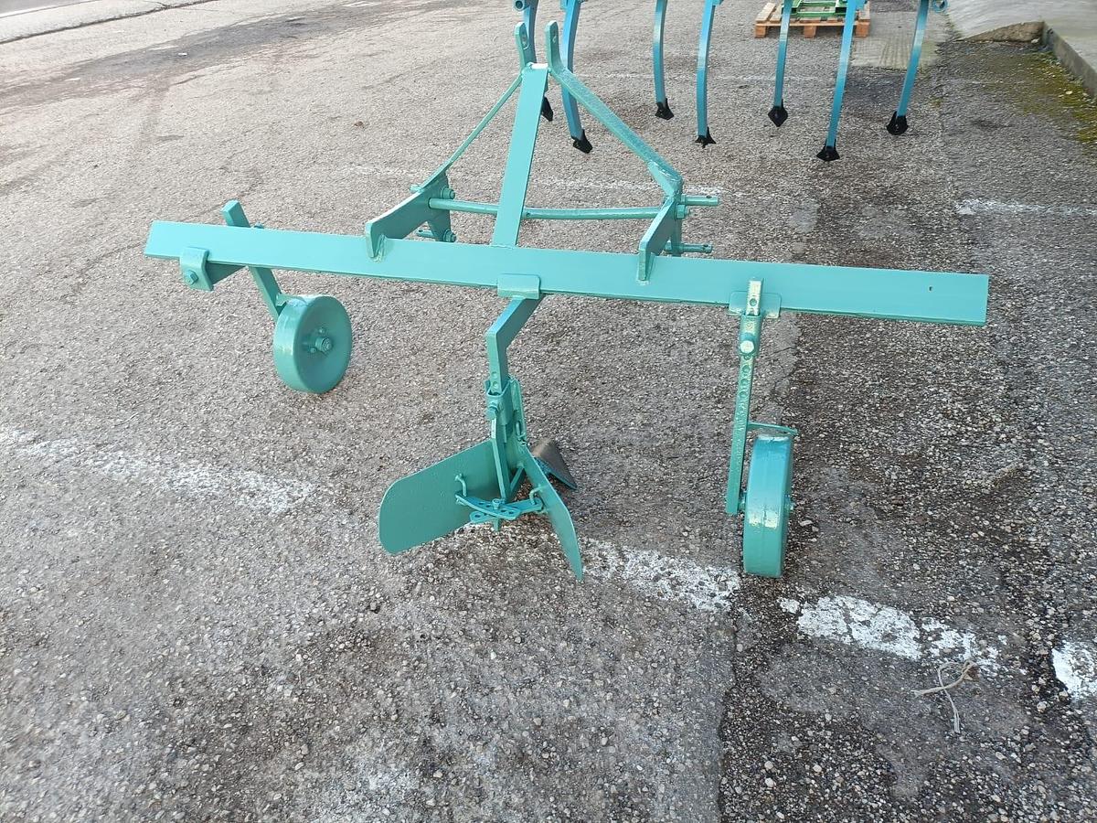 Usato Aratrino scalzatore assolcatore Spedo