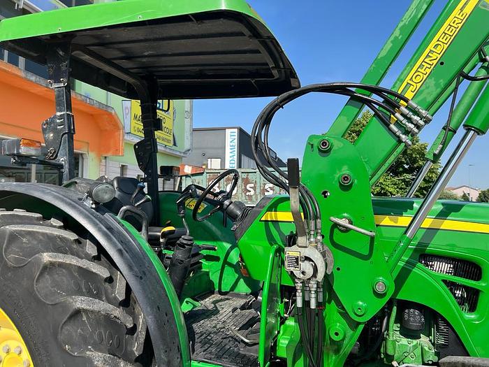 Usato John Deere 5105 M caricatore JD 563- anno 2012