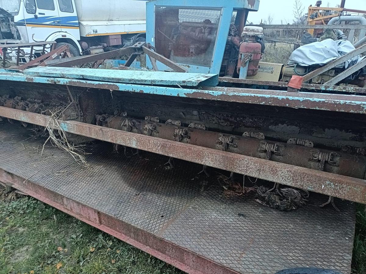Usato trincia Nobili da 4m circa con carrello 