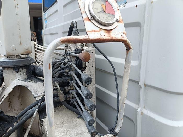 Usato Autocarro Iveco Daily 35 con gru- patente B