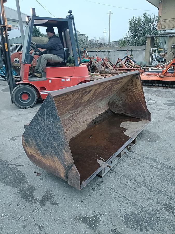 Usato benna usata larghezza 2m