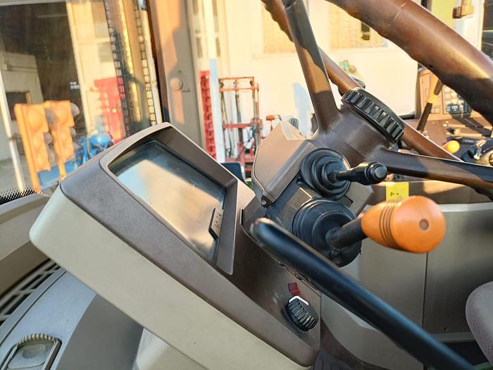 Usato John Deere 6420 con sollevatore e PTO anteriori