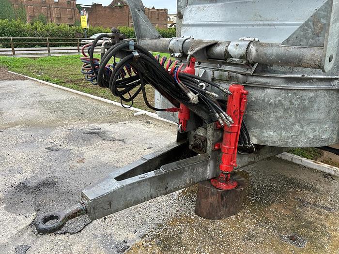 Usato Spandiletame Bossini SB200 a 3 assi- zincato