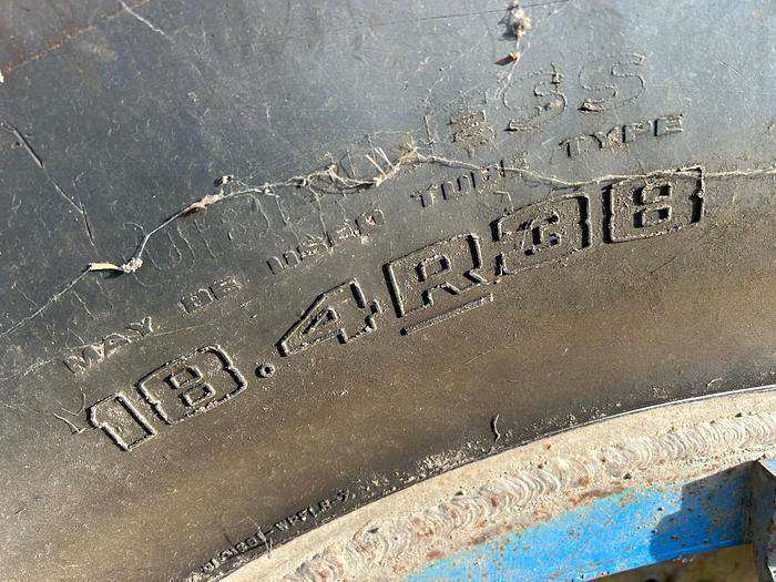 Usato John Deere 4230 con idroguida