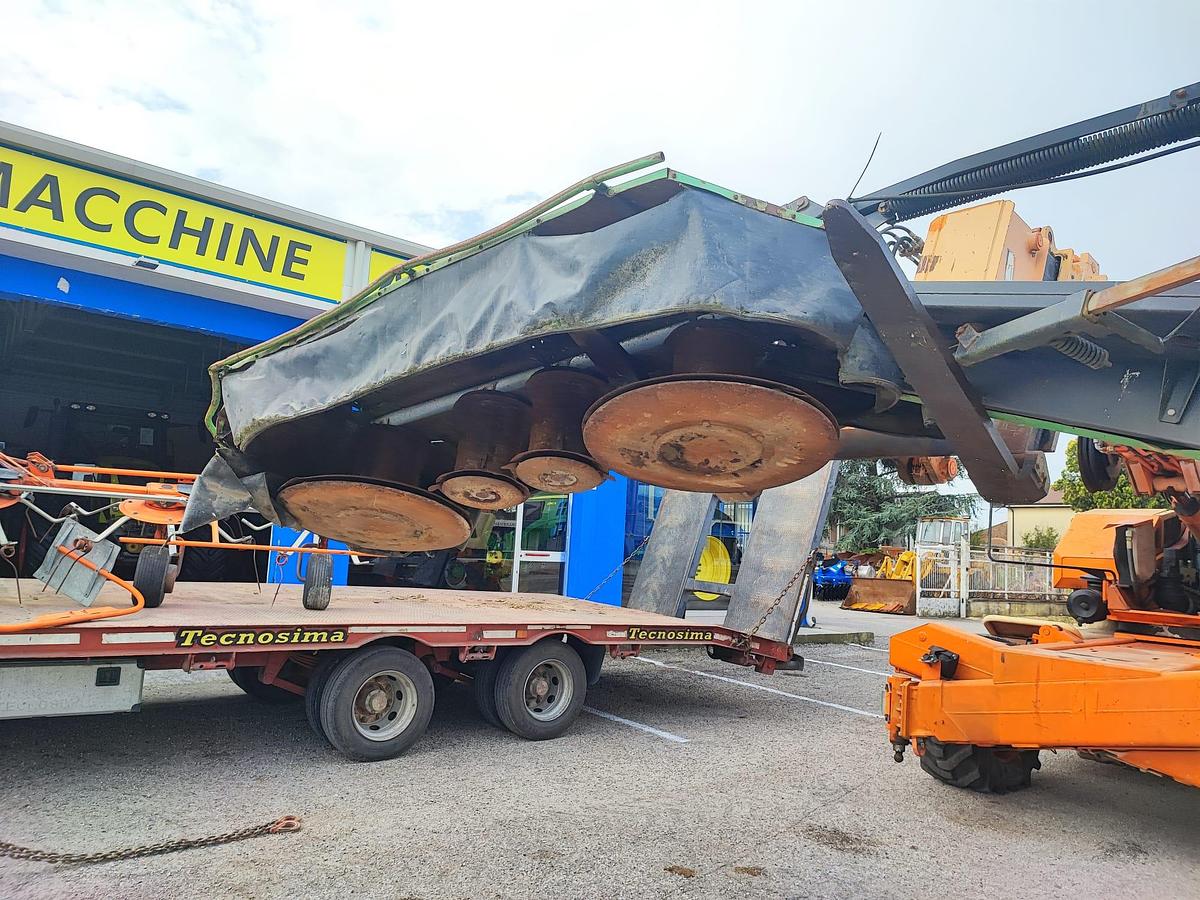 Usato Falciacondizionatrice Kverneland KM 3.27