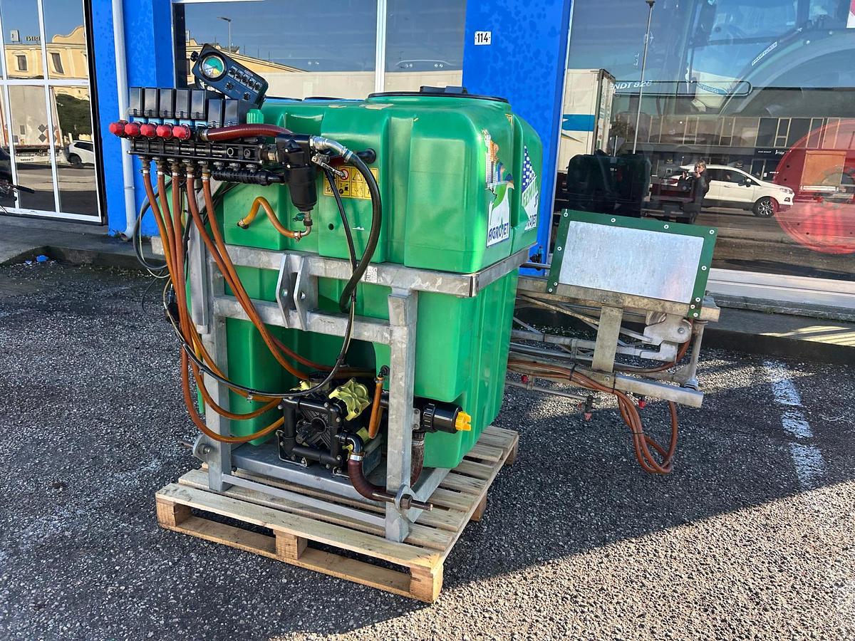 Usato botte da diserbo Caffini da 6q con barre