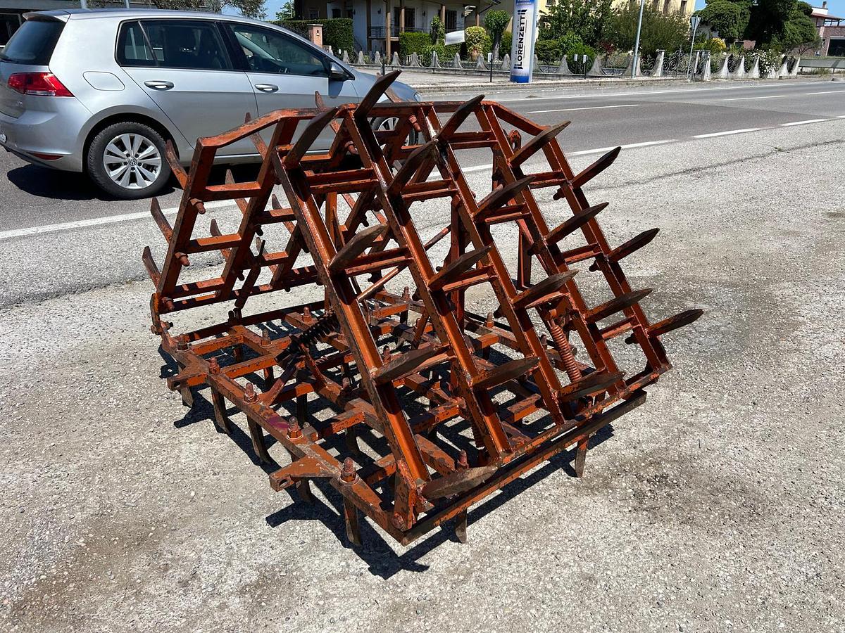 Usato erpice a denti fissi da 3,50m robusto