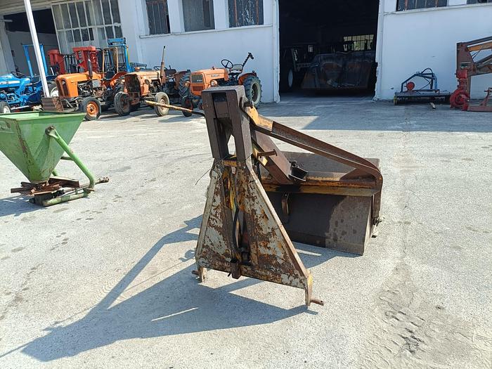 Usato Paletta idraulica posteriore per trattore agricolo