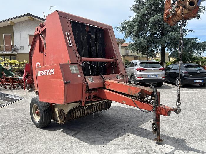 Usato Rotopressa Hesston modello Rounder 5540