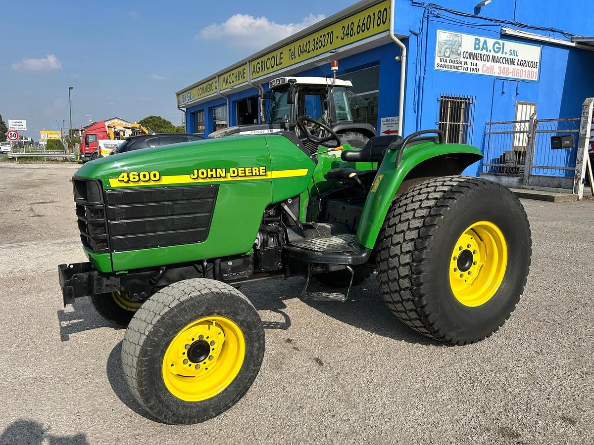 Usato John deere 4600 non stradale
