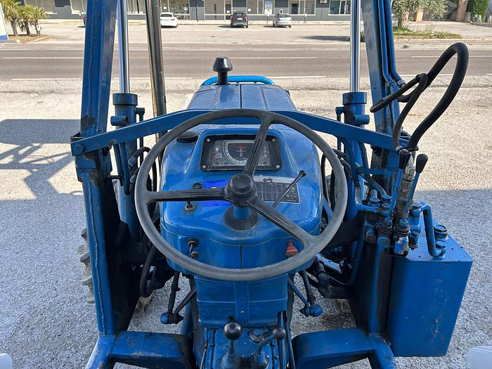 Usato Ford 2600 caricatore-idroguida- CV 45-3 cilindri