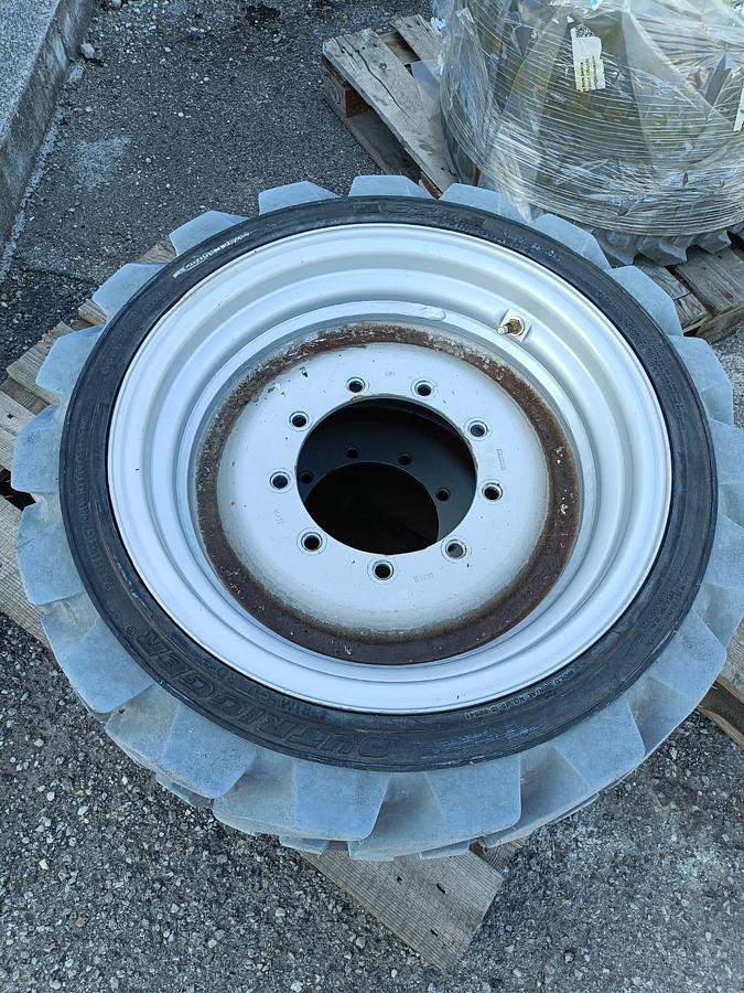 Usato Gomme nuove con cerchio per muletto, bobcat, minipala o mezzi pesanti