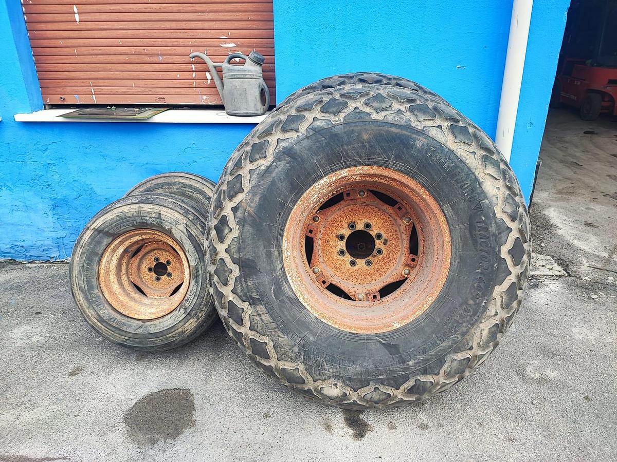 Usato Gomme varie con cerchio o senza