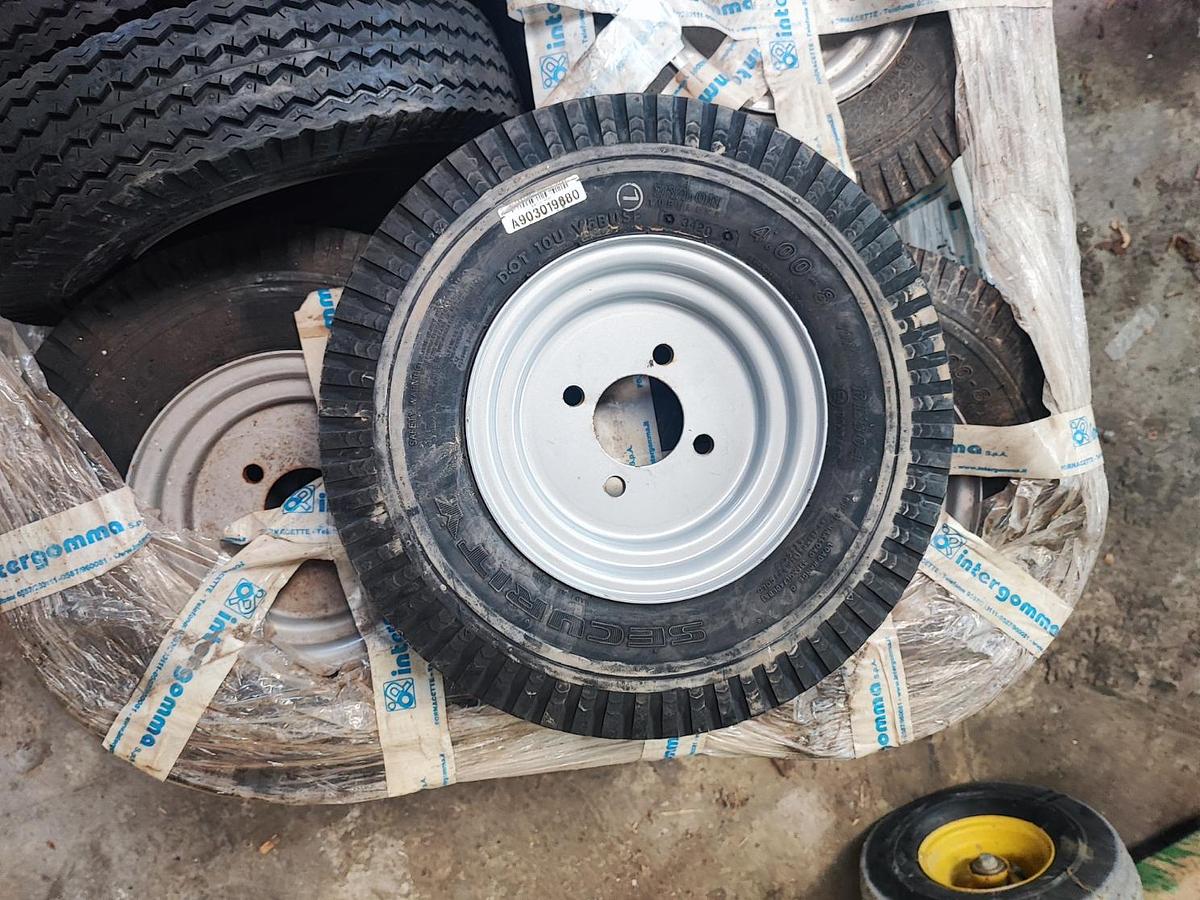 Usato Set 20 gomme nuove con cerchio 4.00-8