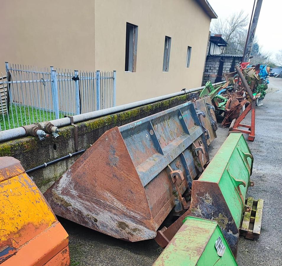 Usato Benna cereali Tre emme per telescopico Merlo da 2,35m