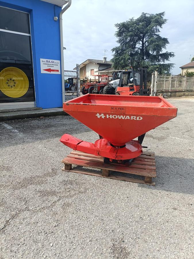 Usato spandiconcime Howard per vigneto o frutteto