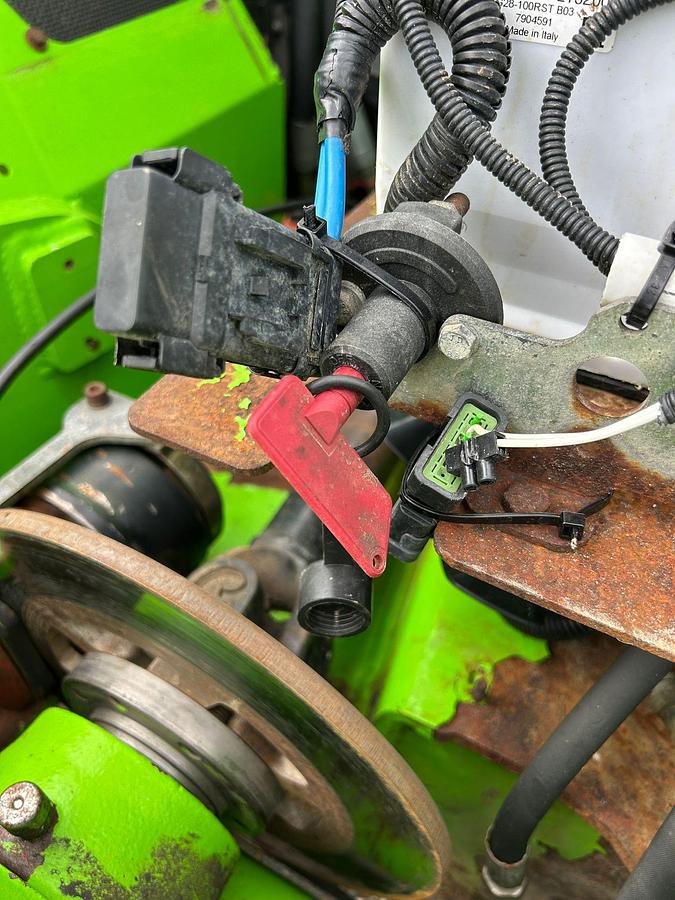 Usato telescopico Merlo P 28.6 con forche da bancali