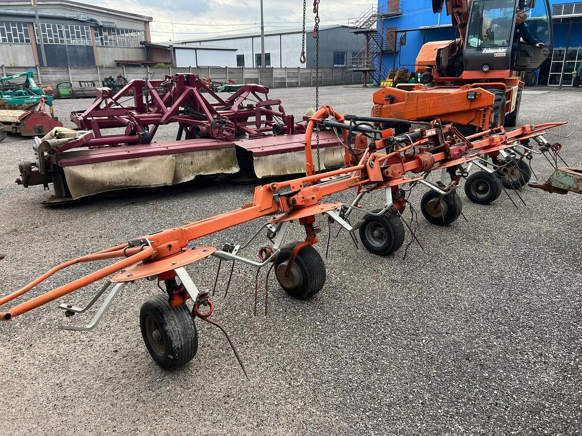 Usato Ranghinatore voltafieno Fella TH 680 D Hydro