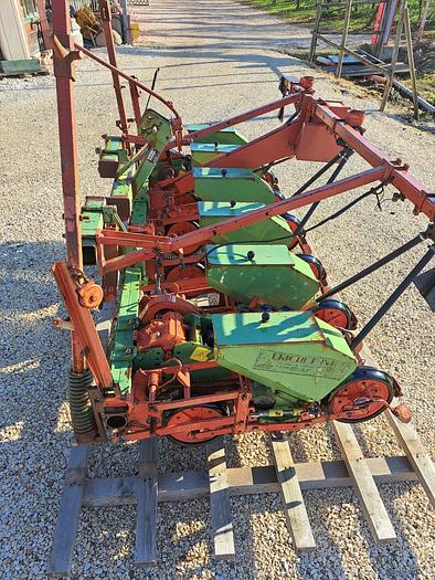 Usato Seminatrice AJ Troster da 6 file per mais lar. 250