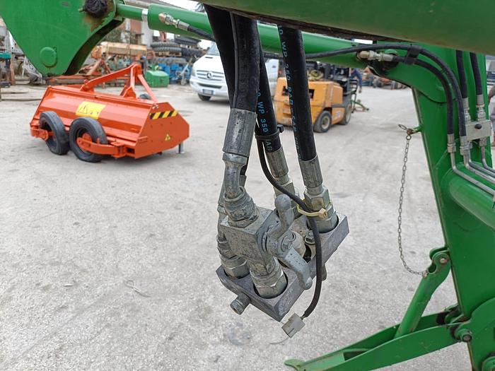 Usato Caricatore John Deere 583 con staffe e joystick